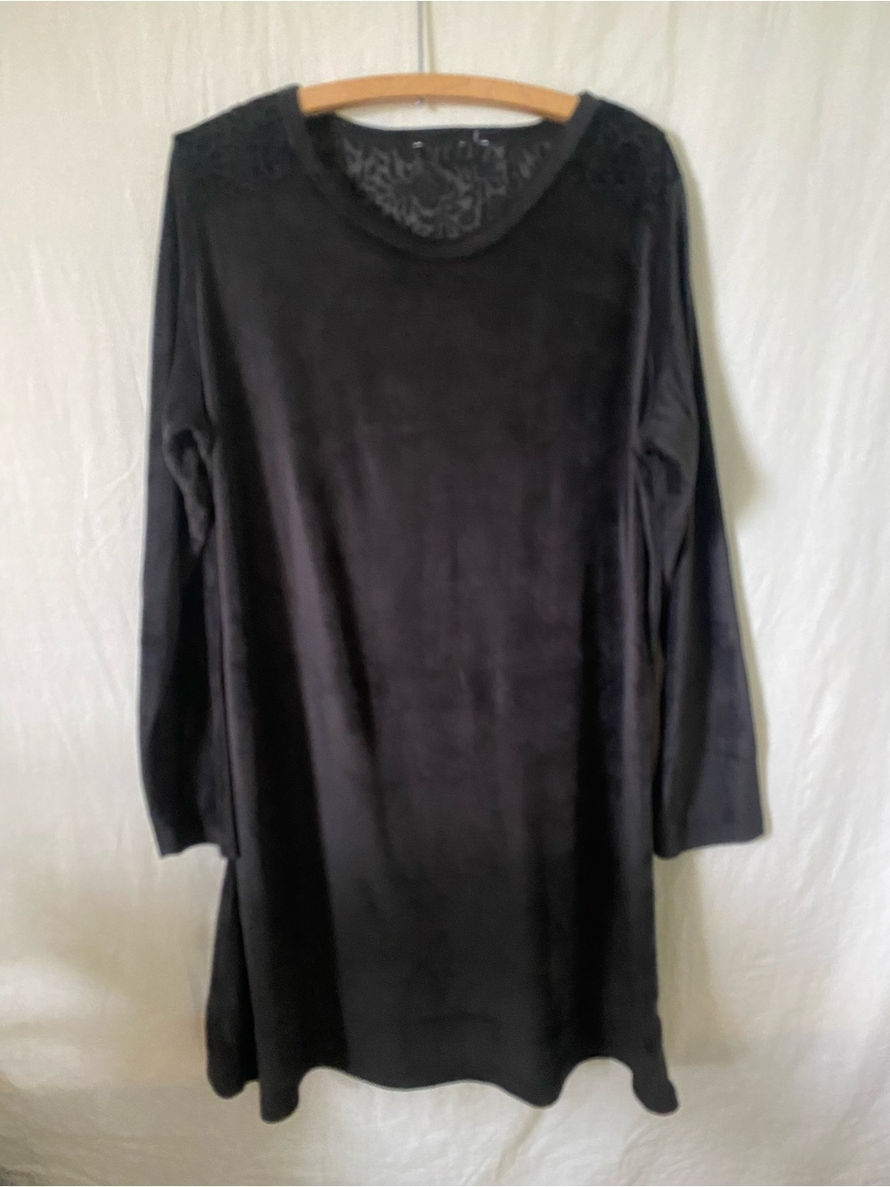 Black Long-Sleeve Velvet Tunic /Pajama dress with Lace Yoke - Medium